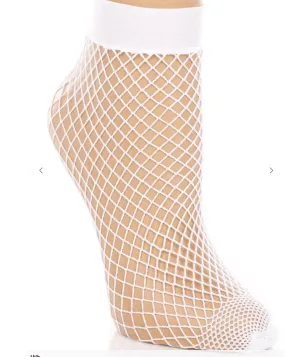 Fishnet small gap ankle socks in white 2926