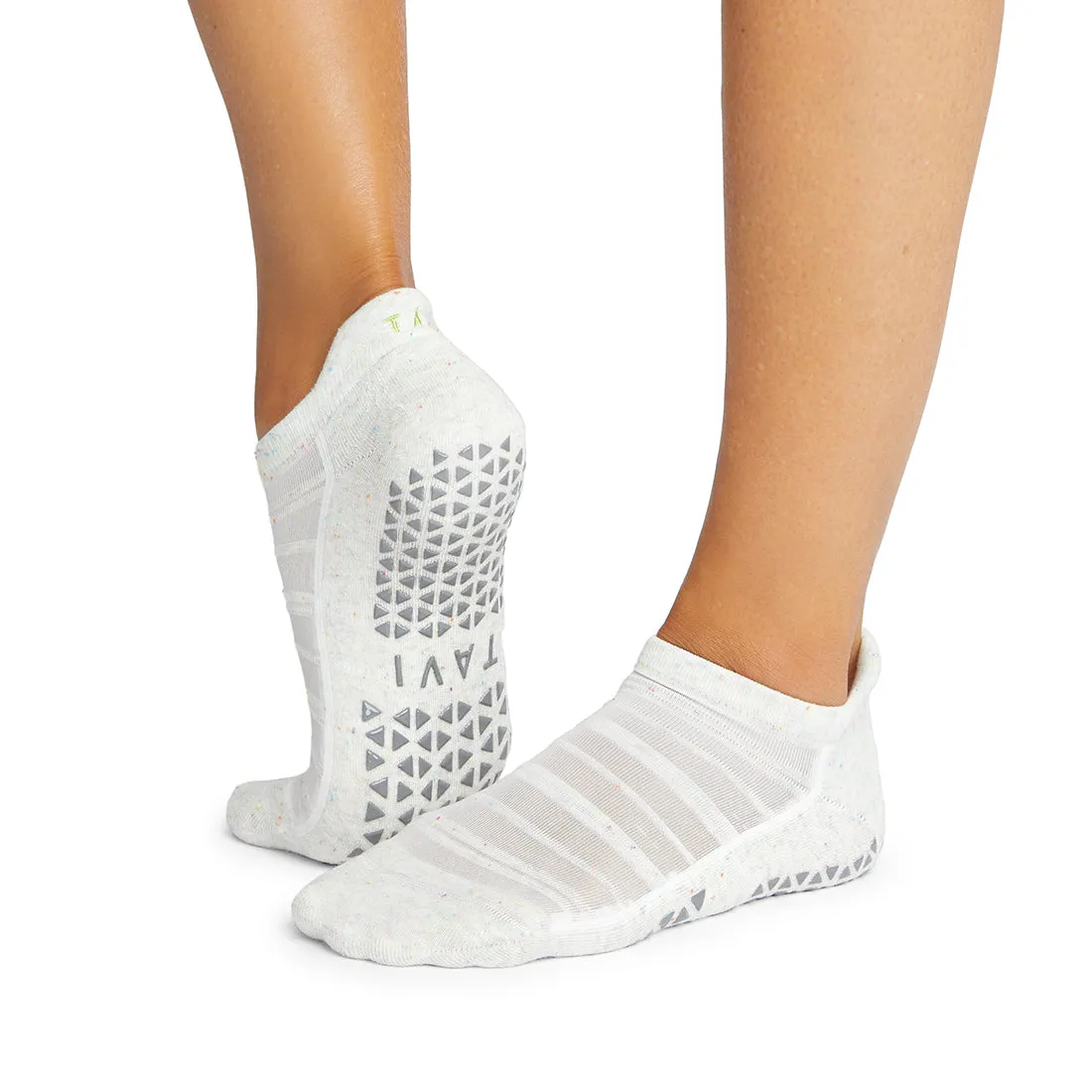 Savvy Breeze Grip Socks